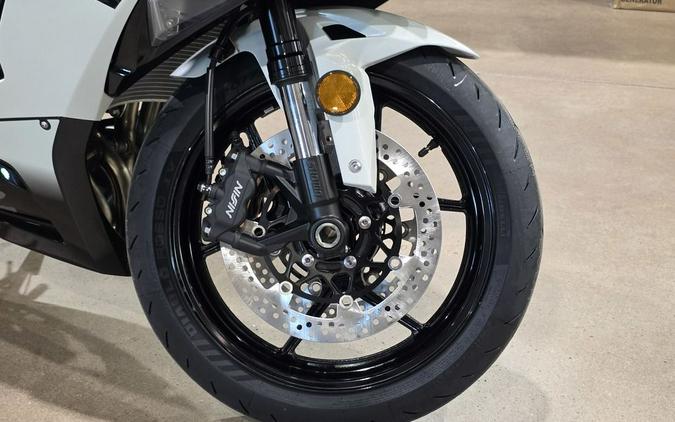 2026 Kawasaki Ninja® ZX™-6R Base