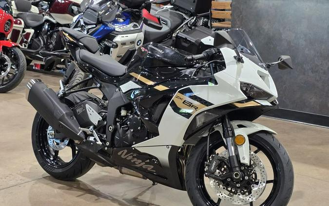 2026 Kawasaki Ninja® ZX™-6R Base