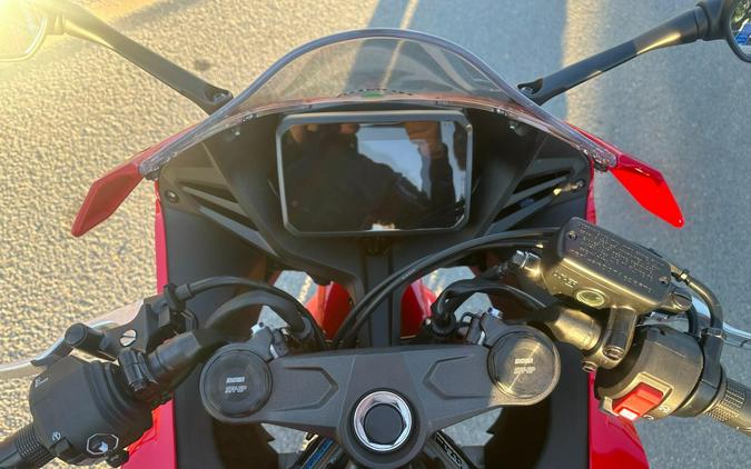 2026 Honda CBR650R E-CLUTCH