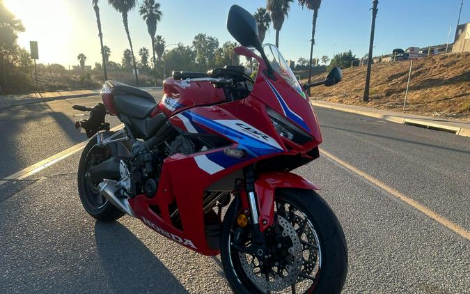 2026 Honda CBR650R E-CLUTCH