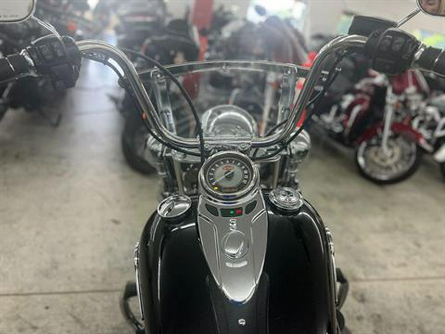 2017 Harley-Davidson SOFTAIL HERITAGE SOFTAIL CLASSIC