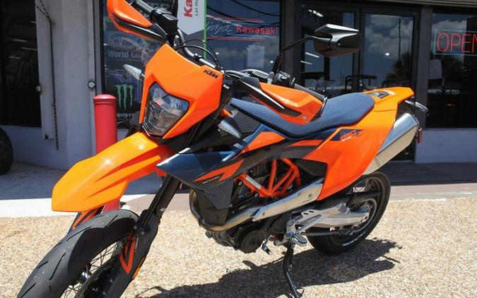 2026 KTM 690 SMC R