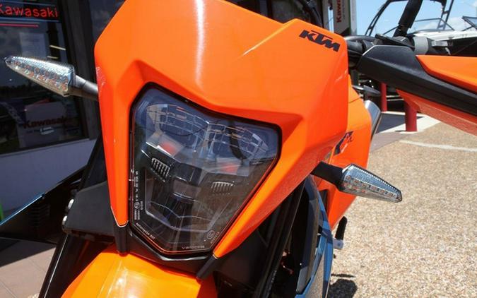 2026 KTM 690 SMC R