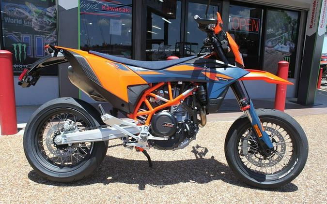2026 KTM 690 SMC R