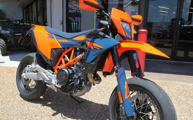 2026 KTM 690 SMC R