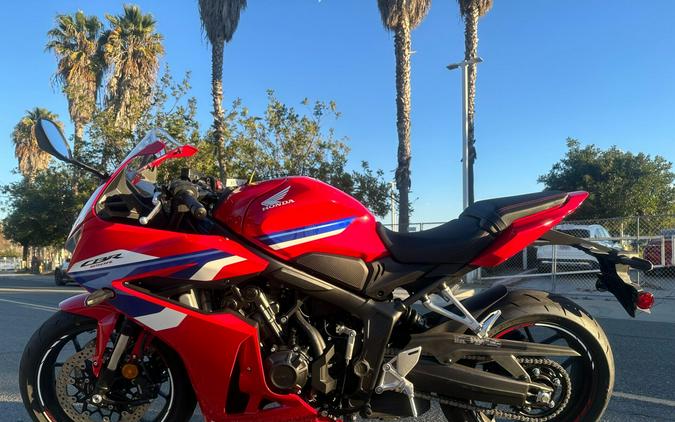 2026 Honda CBR650R E-CLUTCH