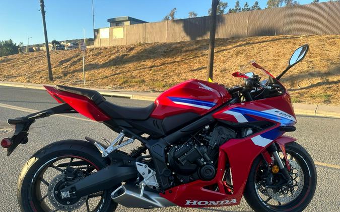 2026 Honda CBR650R E-CLUTCH