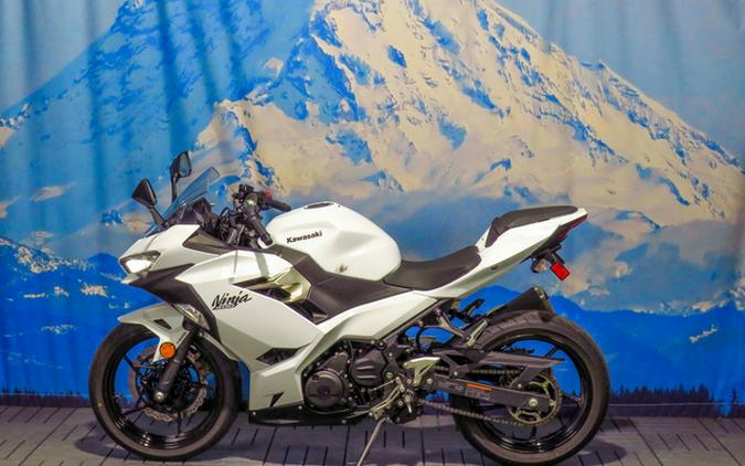 2020 Kawasaki Ninja 400 ABS Pearl Blizzard White