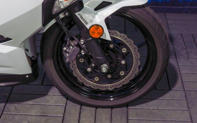 2020 Kawasaki Ninja 400 ABS Pearl Blizzard White