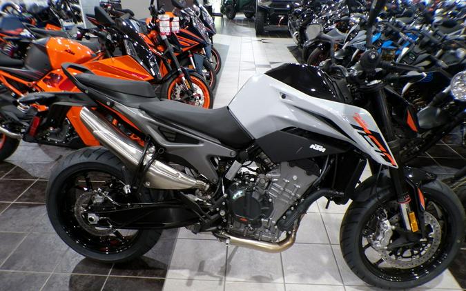 2023 KTM 890 Adventure R First Look [7 Fast Facts + 16 Photos]