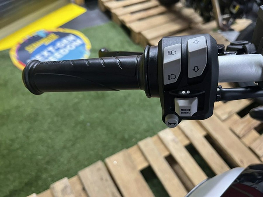 2025 Ducati Scrambler Icon Dark Icon Thrilling Black