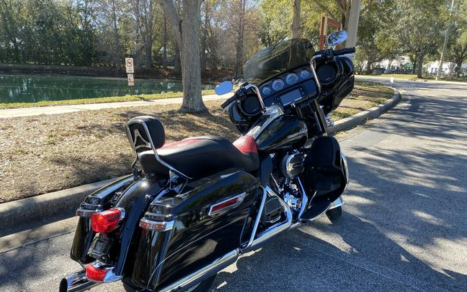 2014 Harley-Davidson® Ultra Limited FLHTK