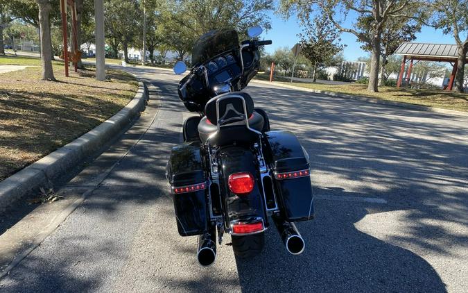 2014 Harley-Davidson® Ultra Limited FLHTK