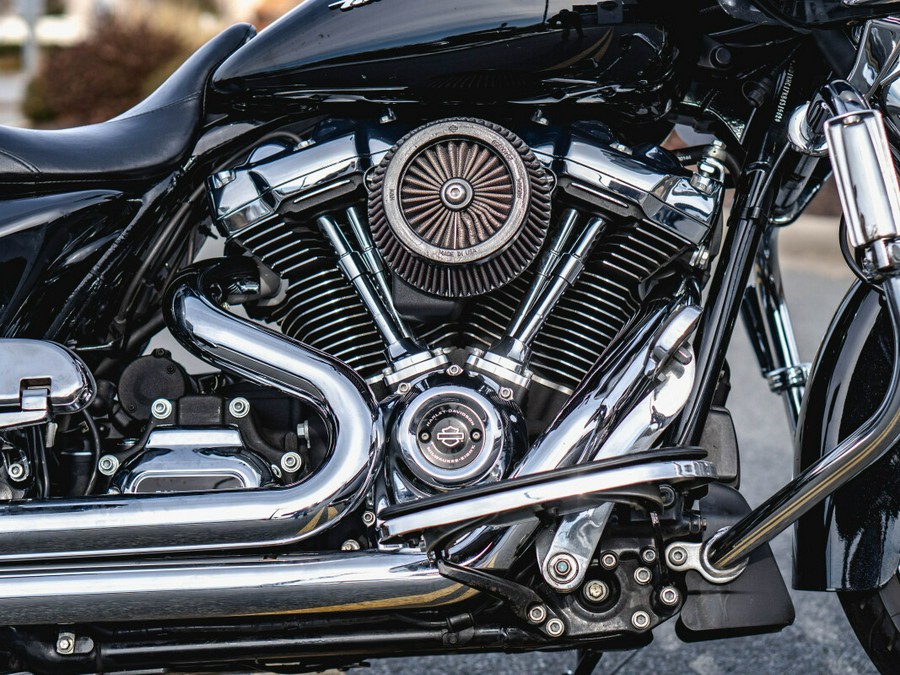 FLTRX 2019 Road Glide®