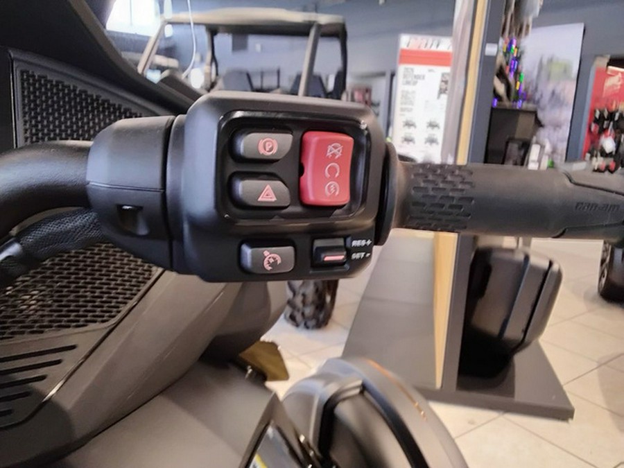 2025 Can-Am Spyder RT Limited Dark Wheels