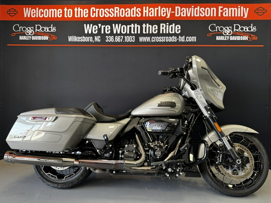2023 Harley-Davidson® CVO™ Street Glide® Dark Platinum w/Pinstripe
