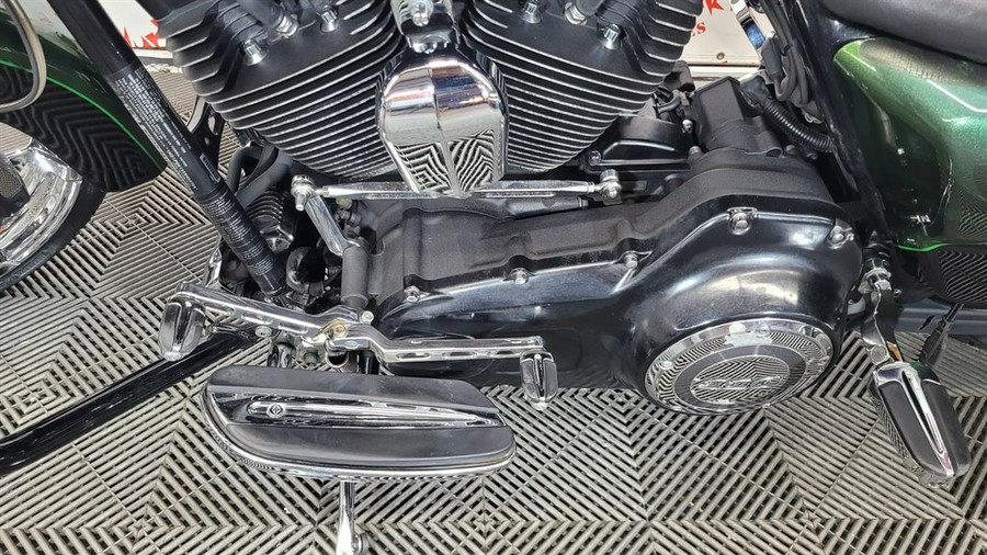 2014 HARLEY DAVIDSON ROAD KING CVO FLHRSE