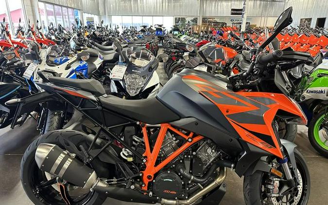 2024 KTM 1290 Super Duke GT