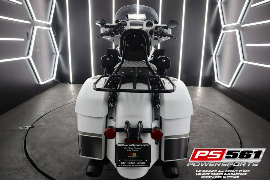 2024 Indian Chieftain® Dark Horse® with PowerBand Audio Package