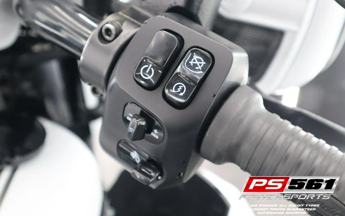 2024 Indian Chieftain® Dark Horse® with PowerBand Audio Package