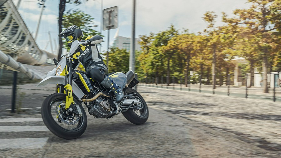 2024 Husqvarna Supermoto 701