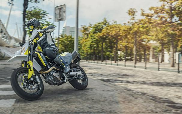 2024 Husqvarna Supermoto 701