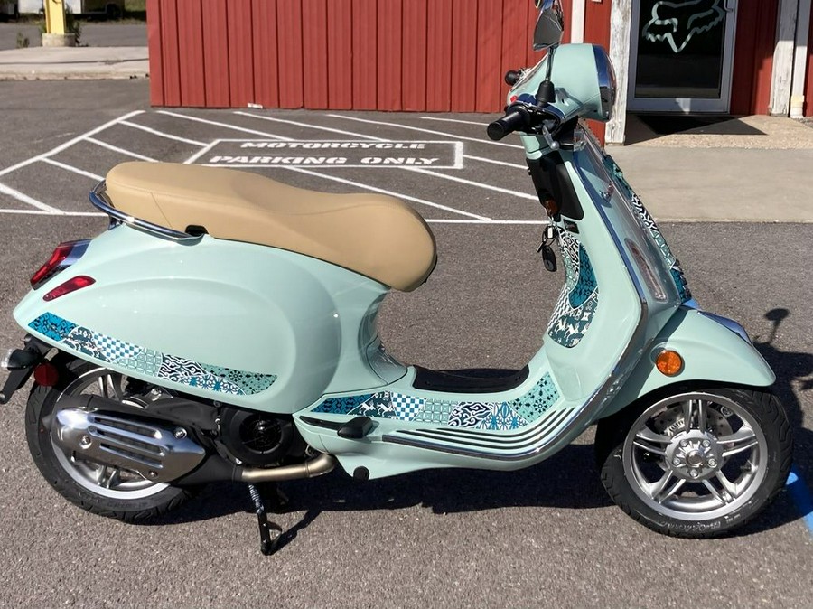 2025 Vespa Primavera 150 Batik