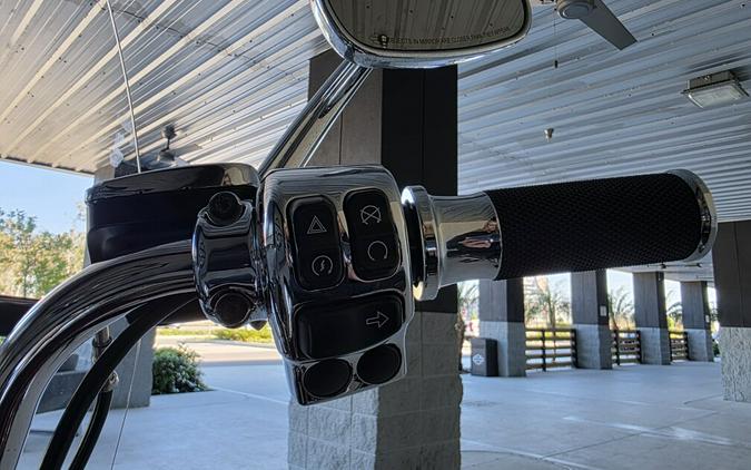 2014 Harley-Davidson® Road King® FLHR