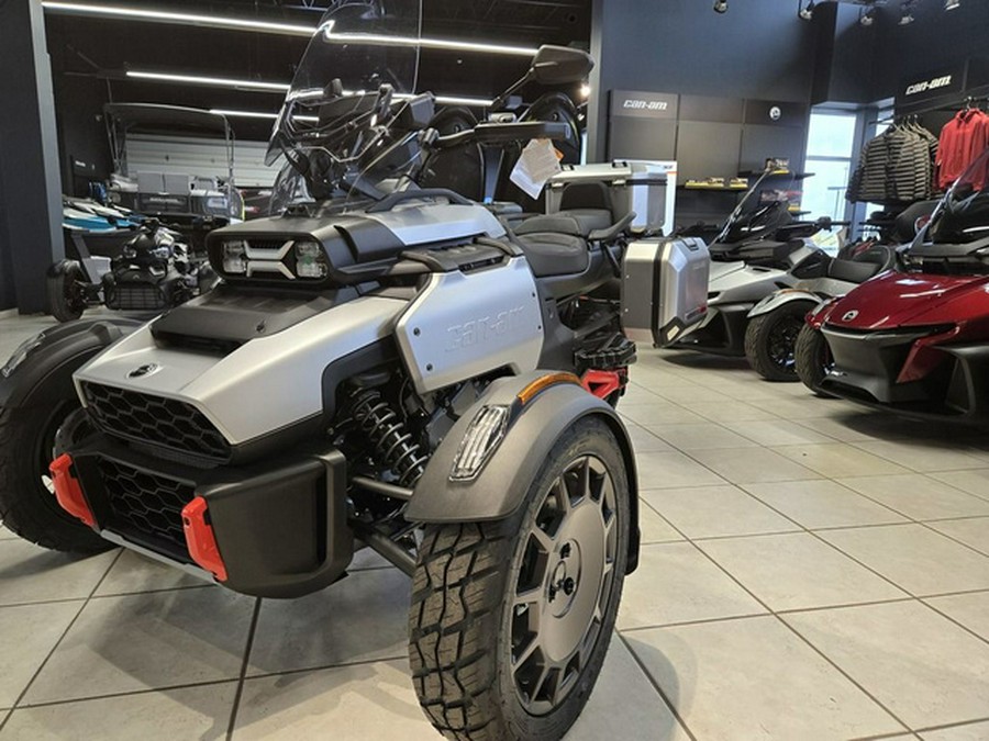 2025 Can-Am Canyon? XT