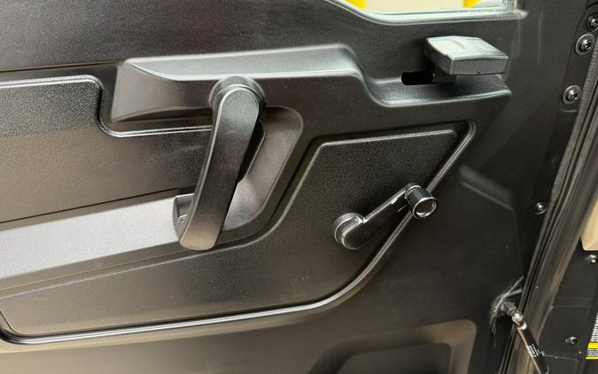 2023 John Deere XUV835R Premium Cab