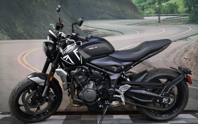 2023 Triumph Trident 660 Matte Jet Black / Matte Silver Ice