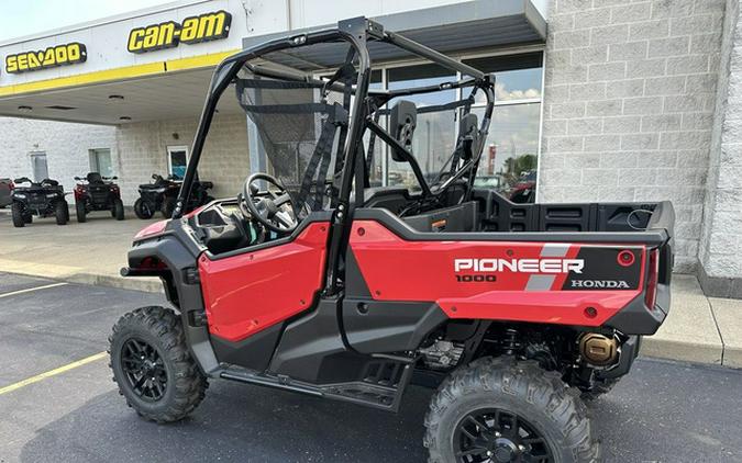 2025 Honda Pioneer 1000 Deluxe