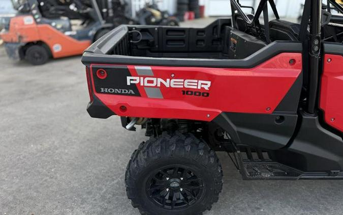 2023 Honda® Pioneer 1000-6 Deluxe Crew