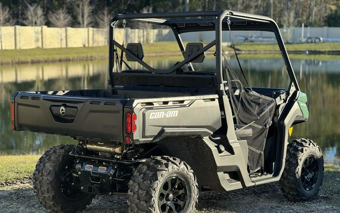 2026 Can-Am® Defender DPS HD7 Compass Green