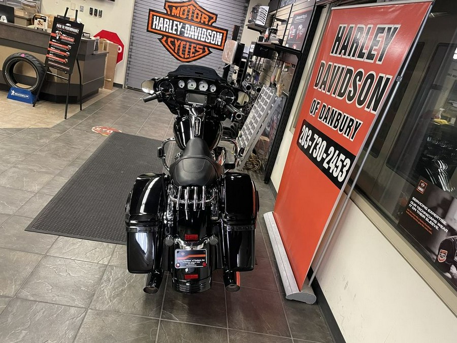 2017 Harley-Davidson® FLHXS - Street Glide® Special