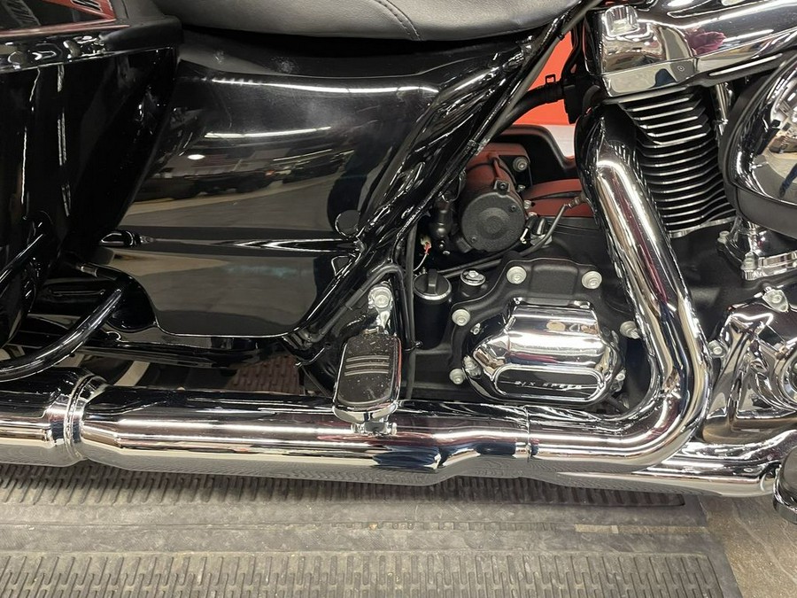 2017 Harley-Davidson® FLHXS - Street Glide® Special