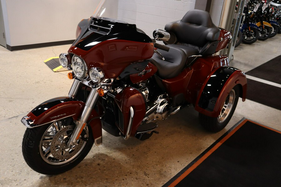 2024 Harley-Davidson Tri Glide Ultra Trike FLHTCUTG