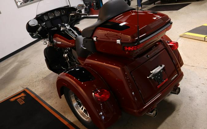 2024 Harley-Davidson Tri Glide Ultra Trike FLHTCUTG