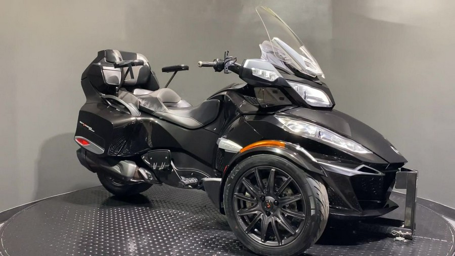 2015 Can-Am® Spyder® RT-S 6-Speed Manual (SM6)