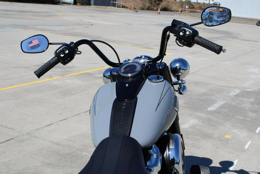 2026 Harley-Davidson® FLHC - Heritage Classic