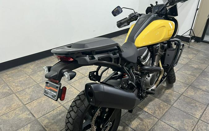 2023 Harley-Davidson Pan America™ 1250 Special Industrial Yellow/White Sand