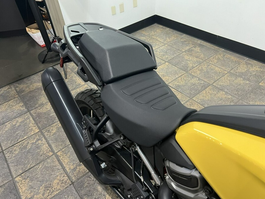 2023 Harley-Davidson Pan America™ 1250 Special Industrial Yellow/White Sand