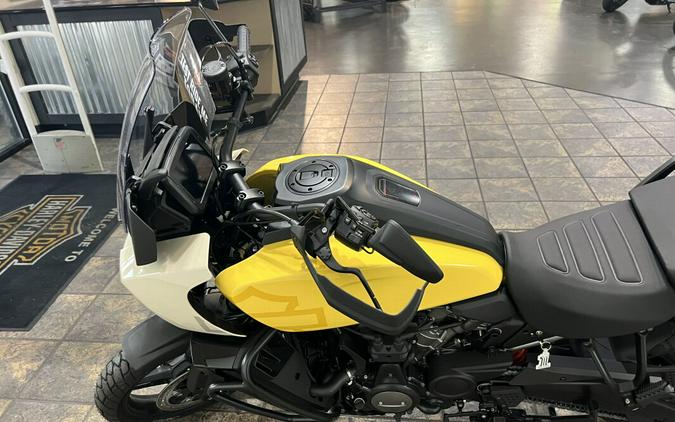 2023 Harley-Davidson Pan America™ 1250 Special Industrial Yellow/White Sand