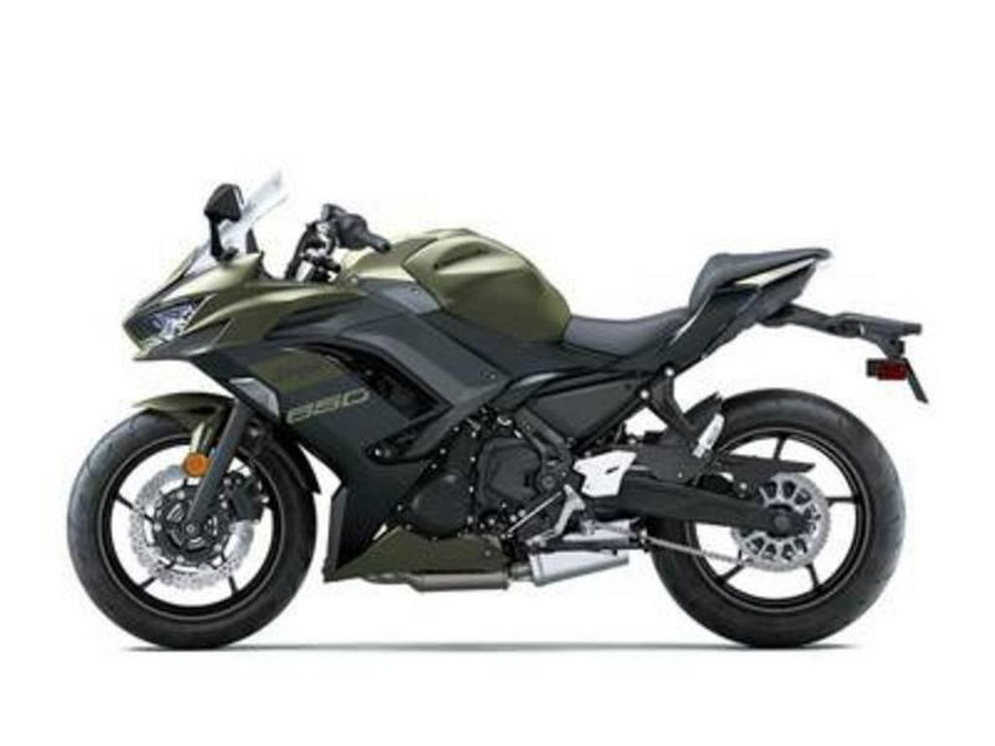 2024 Kawasaki Ninja® 650 Metallic Covert Green/Metallic Spark Black