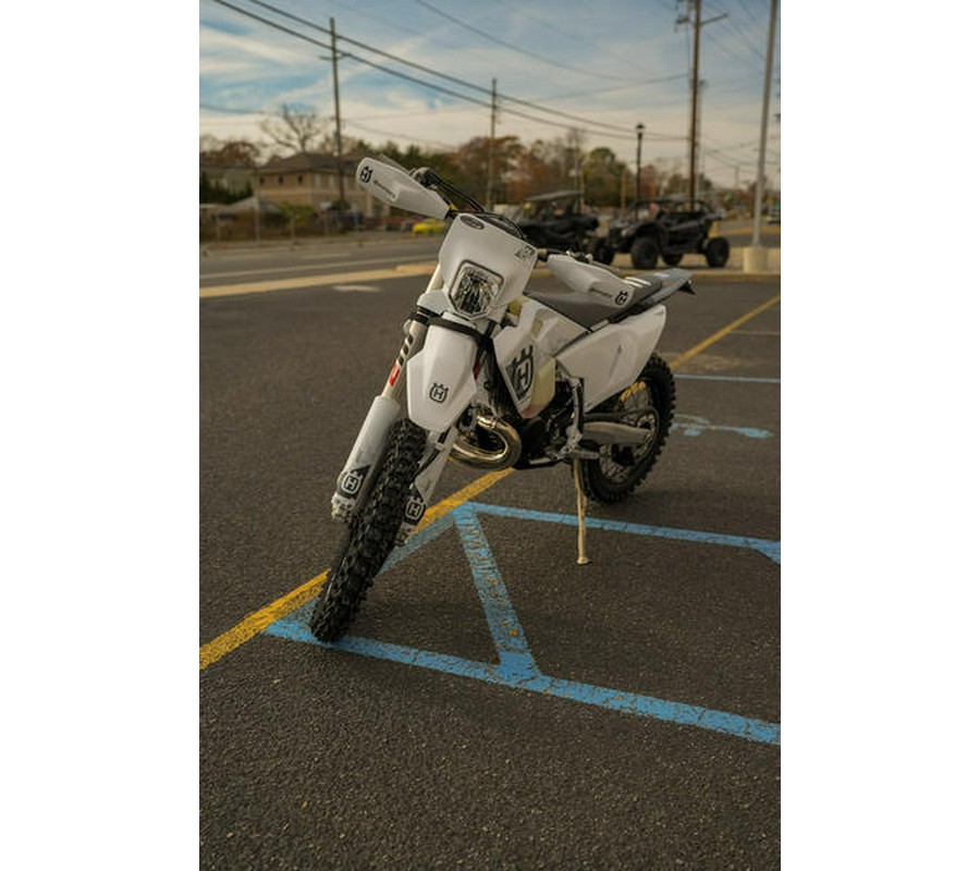 2025 Husqvarna® TE 300 PRO