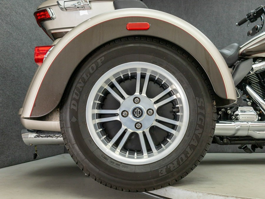 2018 HARLEY DAVIDSON FLHTCUTG TRI GLIDE ULTRA