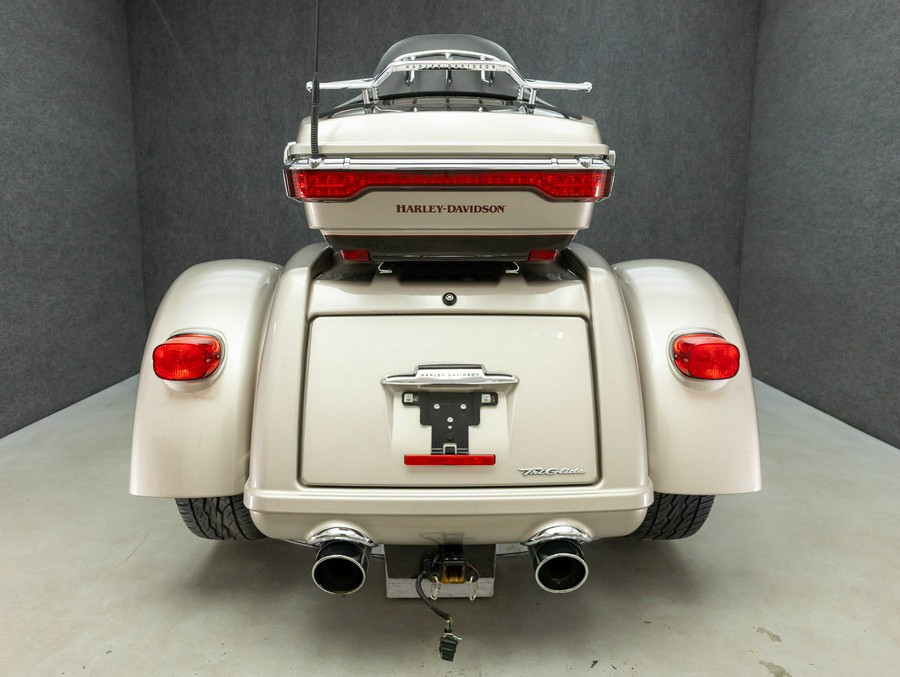 2018 HARLEY DAVIDSON FLHTCUTG TRI GLIDE ULTRA