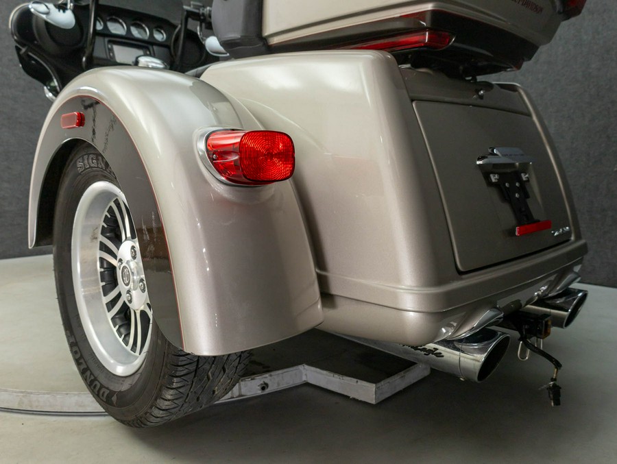 2018 HARLEY DAVIDSON FLHTCUTG TRI GLIDE ULTRA