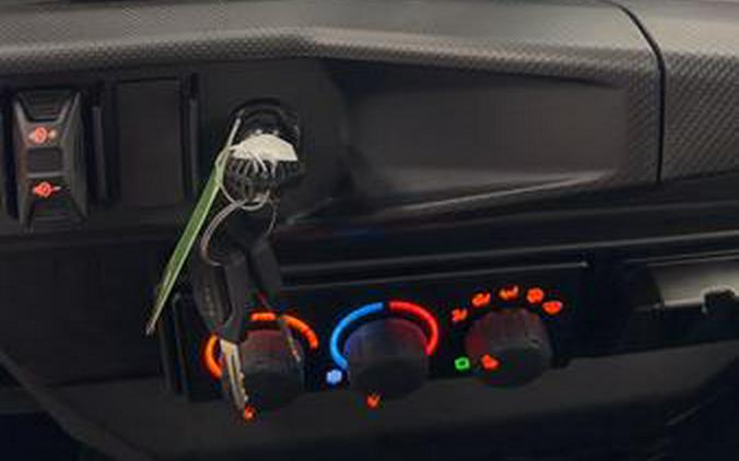 2027 Can-Am® Defender XU Limited HD11