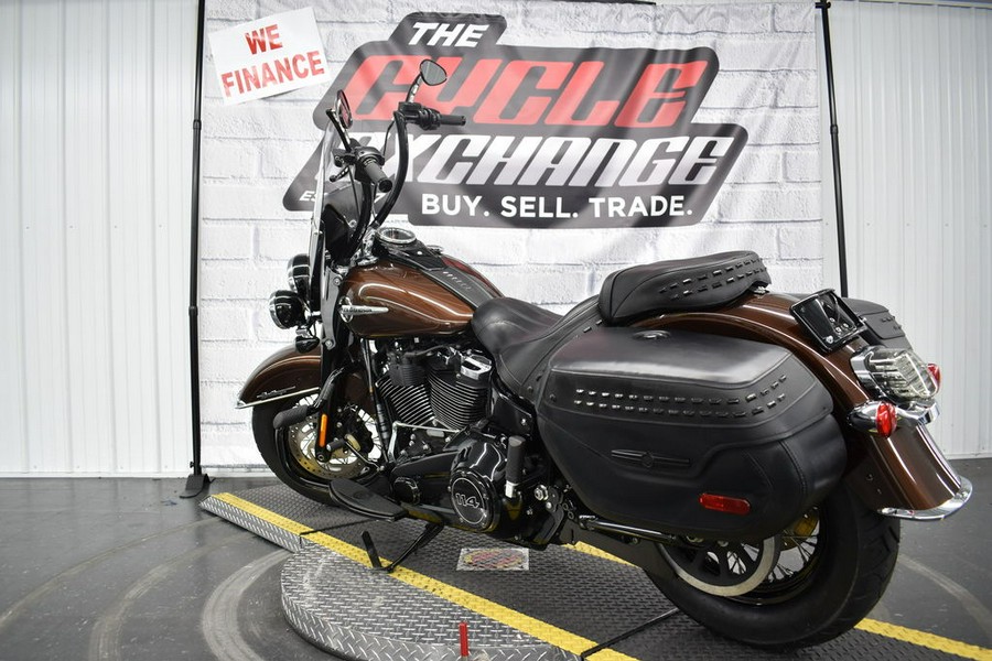 2019 Harley-Davidson® FLHCS - Heritage Classic 114